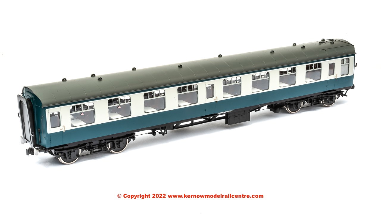 7P-001-105U Dapol Lionheart BR MK1 Second Open SO Coach in BR Blue and Grey livery - unnumbered
